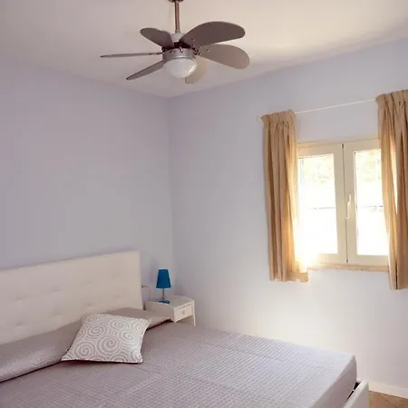 Beachside House 스펠론가